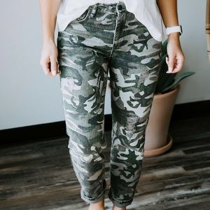 🆕 Wilder Camo High Rise Boyfriend Jeans